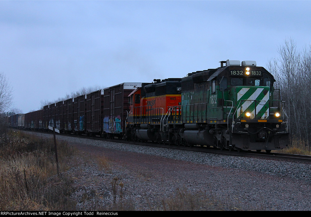 BNSF 1832